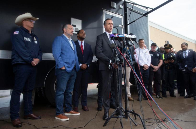Sparatoria a Dallas, morti due immigrati in custodia
