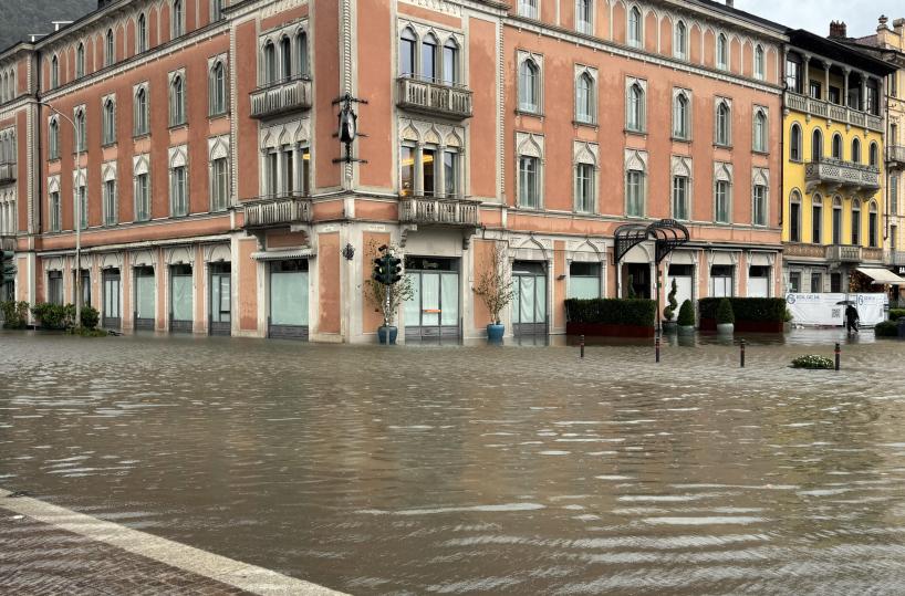 Nel Comasco per il maltempo ancora frane, città sott'acqua