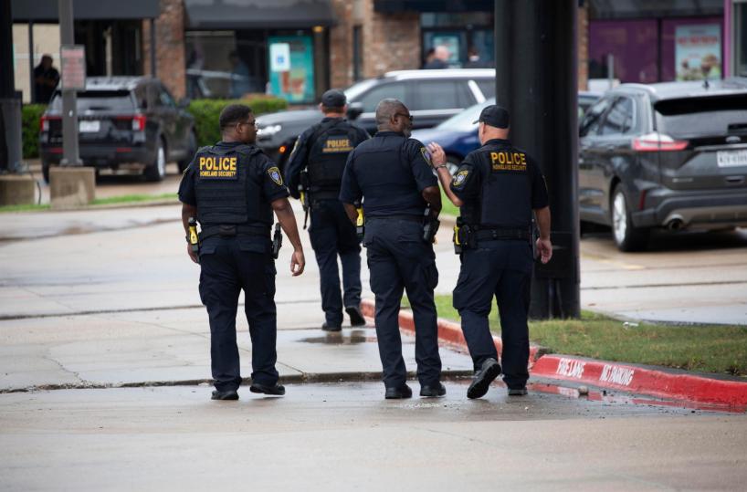 Sparatoria in Michigan, un morto e nove feriti