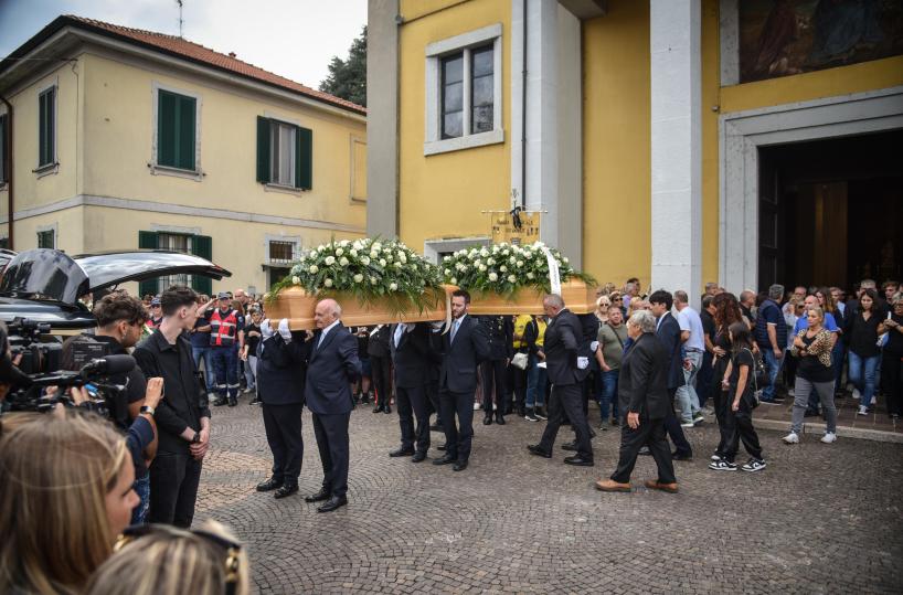Giudice: '17enne lucido nel sterminare famiglia a Paderno'
