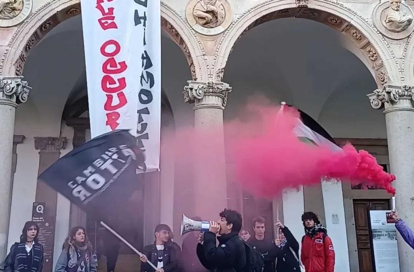 Statale Milano occupata, pronti per lo sciopero generale