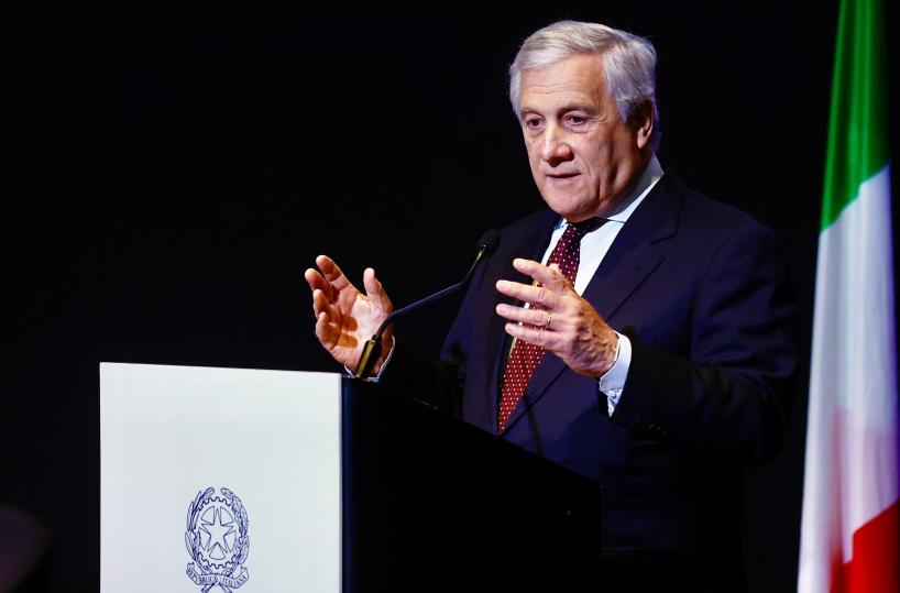 Tajani, 'vicino agli agenti feriti da estremisti violenti'