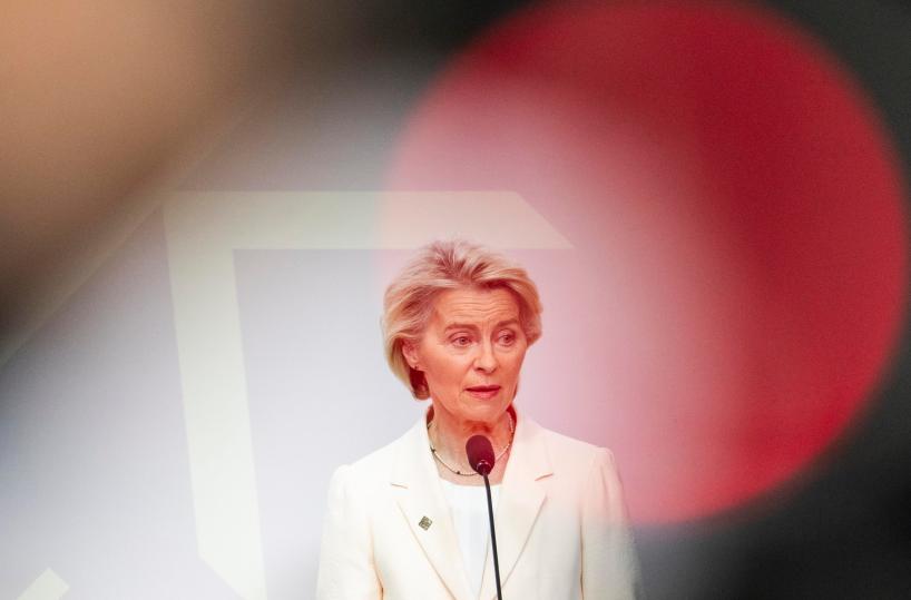 Von der Leyen, prossima settimana strategia su Ia applicata
