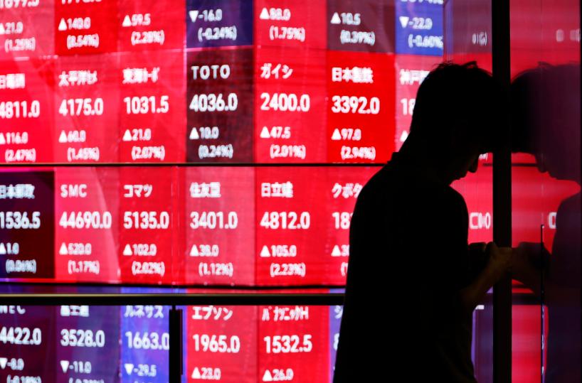 Borsa: Asia ranghi ridotti, effetto voto su Tokyo (+4,75%)
