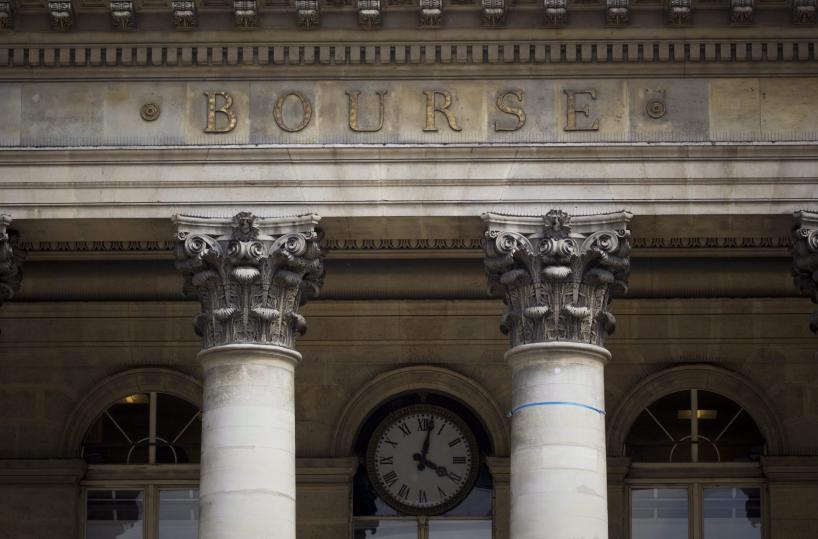 La borsa Parigi scivola dopo dimissioni di Lecornu, -1,75%