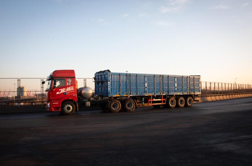 Trump, da novembre dazi del 25% su camion medi e grandi