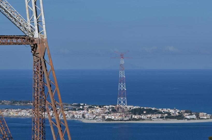 Cgil a Séjourné, ritirare progetto del ponte sullo Stretto