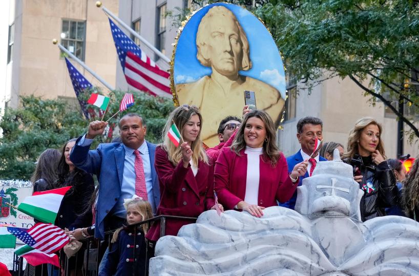 Trump proclama festa Cristoforo Colombo, 'amiamo gli italiani'