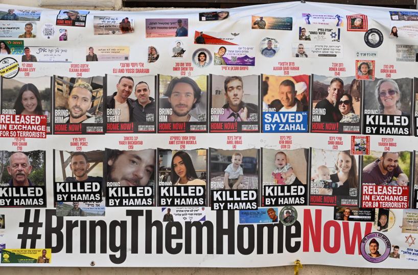 Media, ostaggi liberi in una sola volta, senza cerimonie