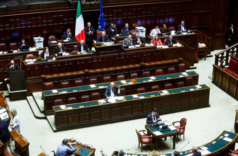 Caso Almasri, la Camera dice no al processo per i ministri