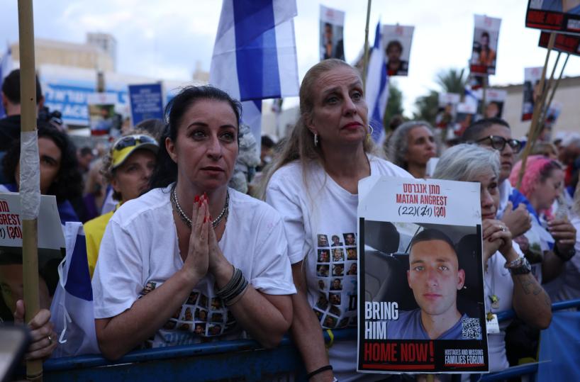 Hamas rilascia gli ostaggi, liberi i primi sette