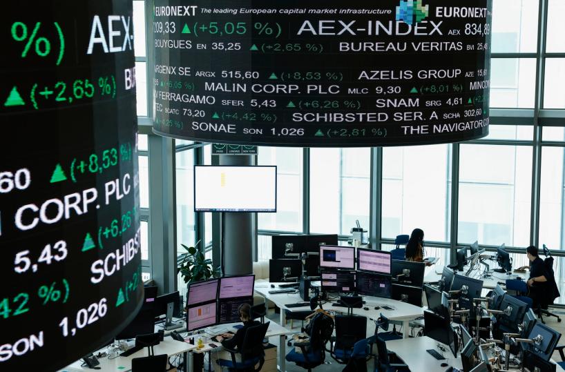 Borsa: Parigi vola (+2,4%) con le scommesse su Lecornu