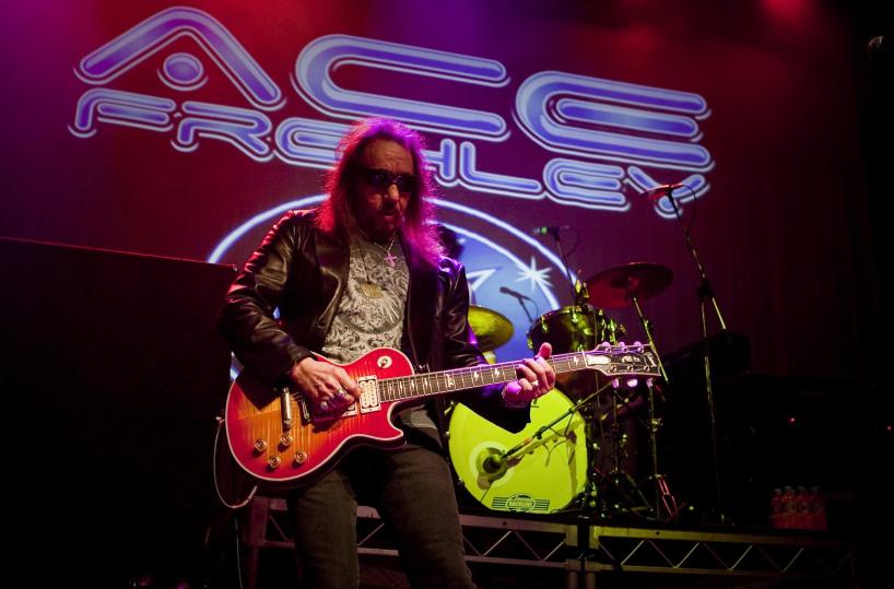 E' morto a 74 anni Ace Frehley, chitarrista fondatore dei Kiss