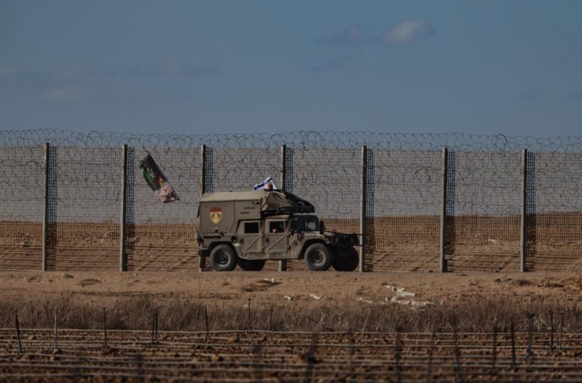 Media, 'colpito minibus a Gaza, 11 morti stessa famiglia'