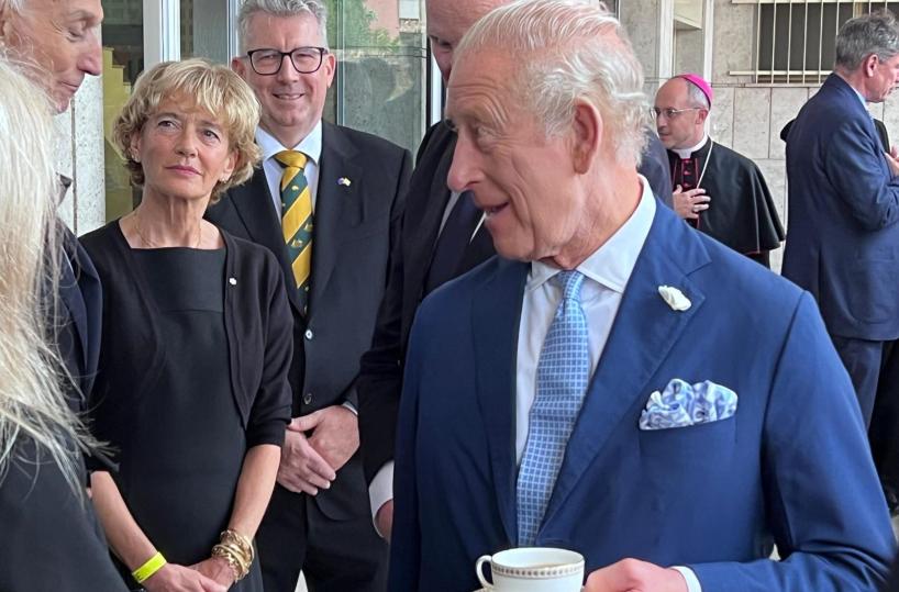 Re Carlo visita il Collegio Pontificio Beda, ultima tappa a Roma