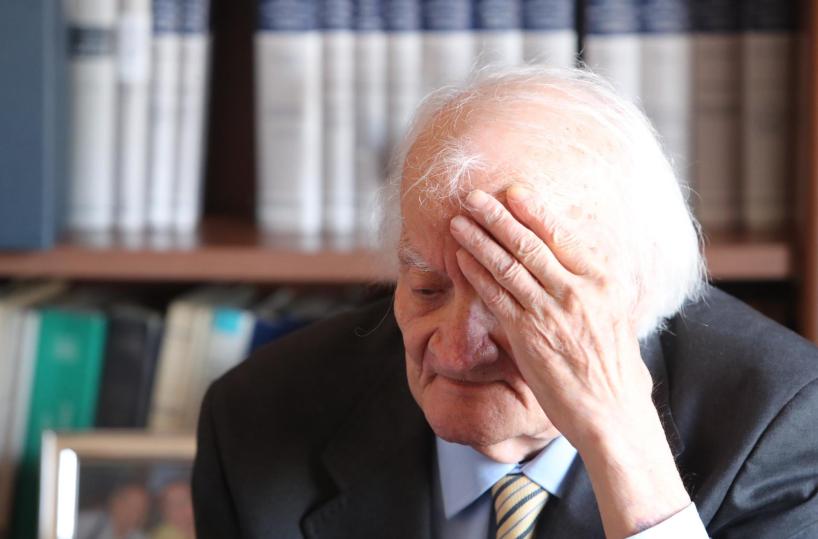 Su sparizione guanto killer Mattarella spunta nome Contrada
