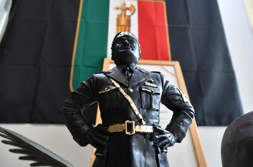 Oltre mille al raduno di Predappio, tornano i saluti romani