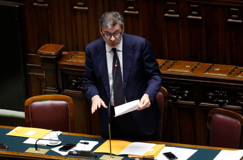 Giorgetti, 'le banche tornino dedicarsi a risparmio e credito'