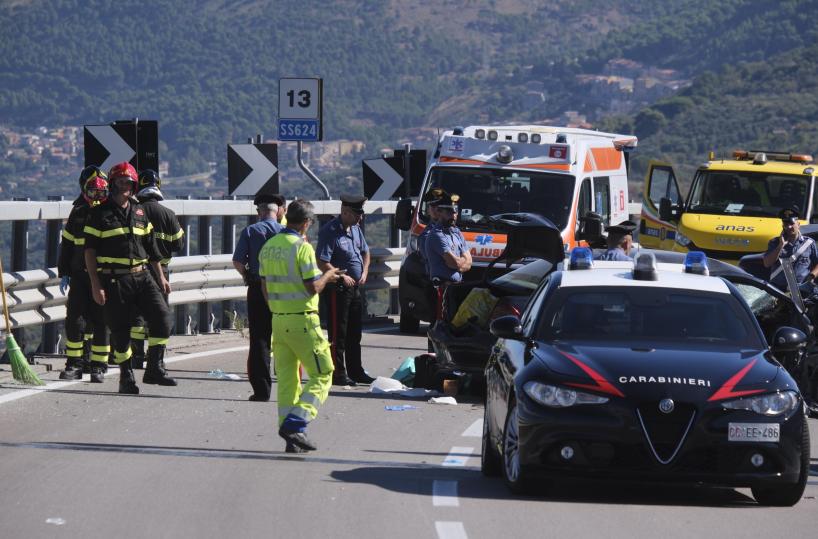 Anziano su carrozzina elettrica investito e ucciso
