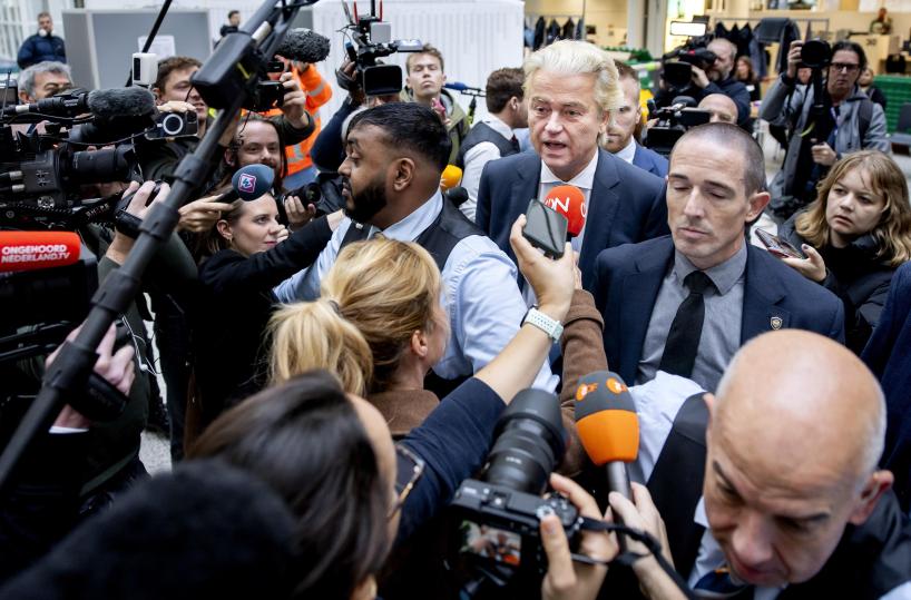 Seggi aperti in Olanda, è testa a testa tra Wilders e i rivali