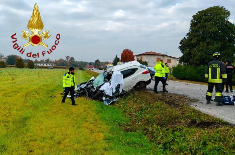 Scontro bus-auto, l'automobilista aveva la patente scaduta