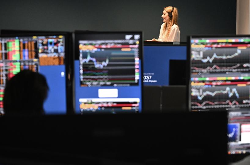 Borsa: l'Europa prosegue in calo aspettando la Bce