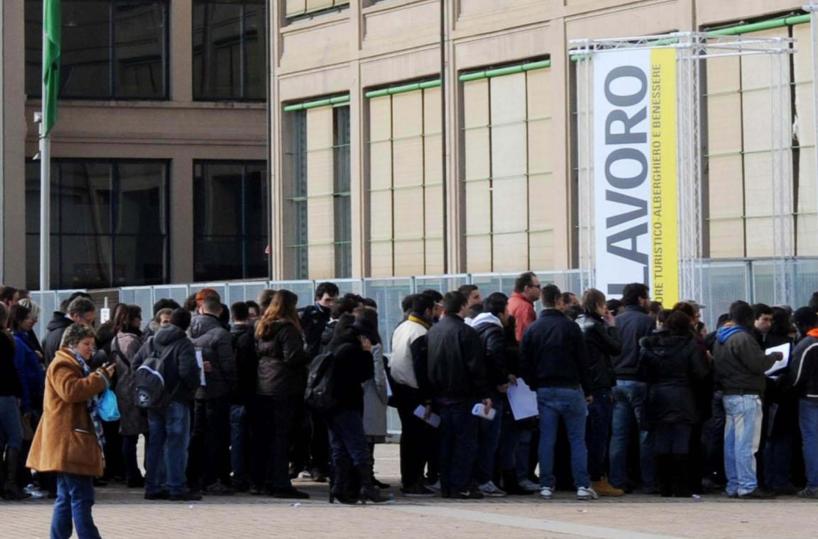 Istat, a settembre +67mila occupati sul mese, +176mila sull'anno