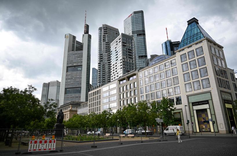 Borsa: Europa debole, Wall Street positiva, Milano -0,1%