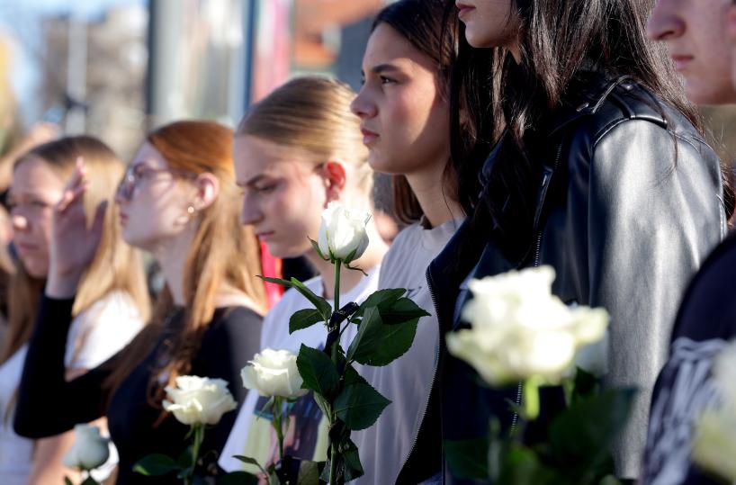 A Novi Sad migliaia al raduno commemorativo della strage