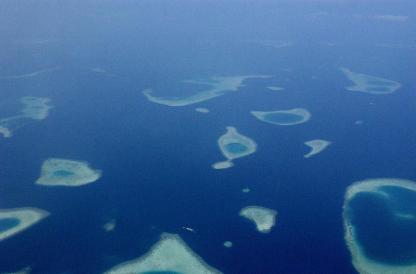 Divieto 'generazionale' di fumo alle Maldive, il primo al mondo