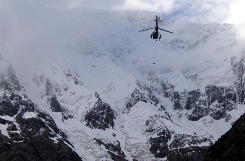 Alpinisti italiani dispersi in Nepal, ricerche in corso