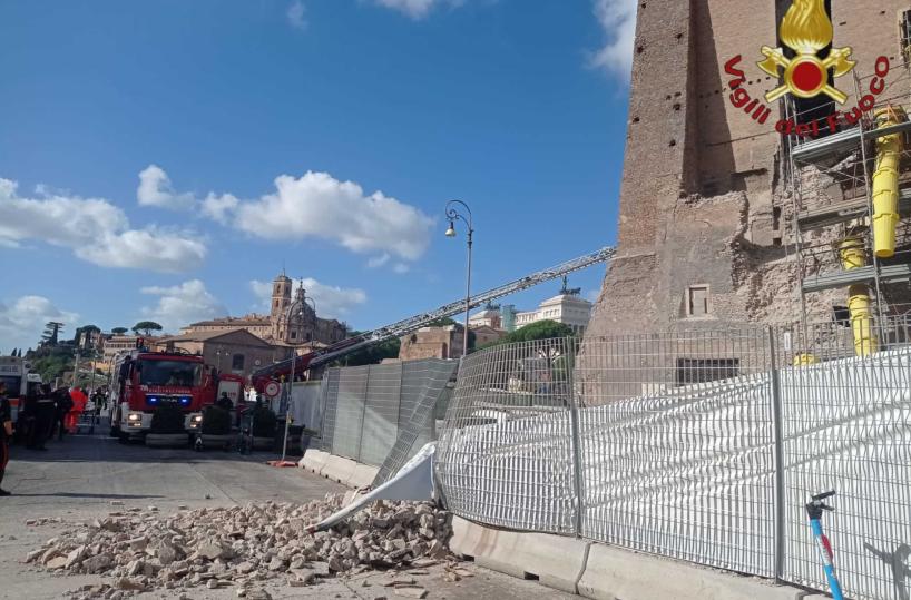 Crollo ai Fori Imperiali, grave l'operaio ferito