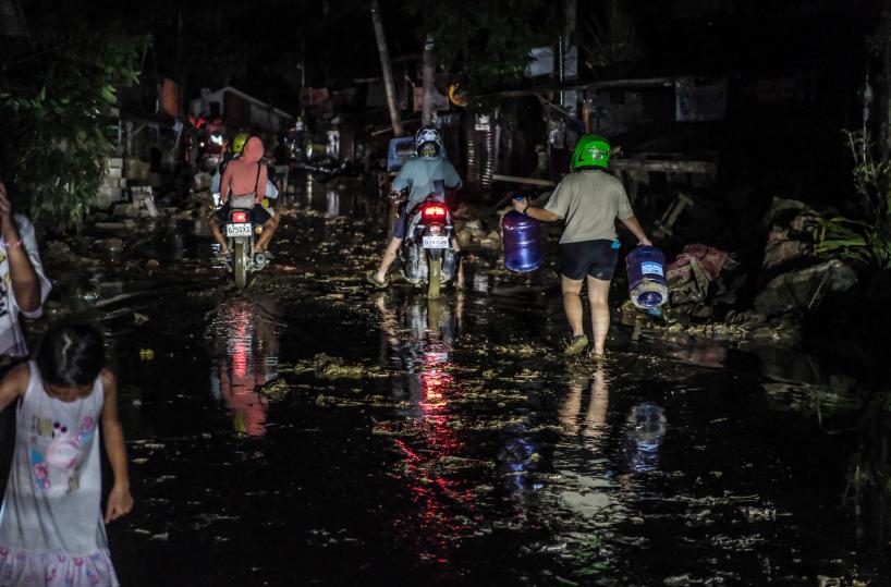 Il tifone Kalmaegi si abbatte sul Vietnam, 5 morti e 7 feriti