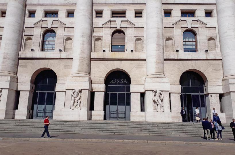 Borsa: Milano allunga il passo (+0,4%) con Leonardo e Generali