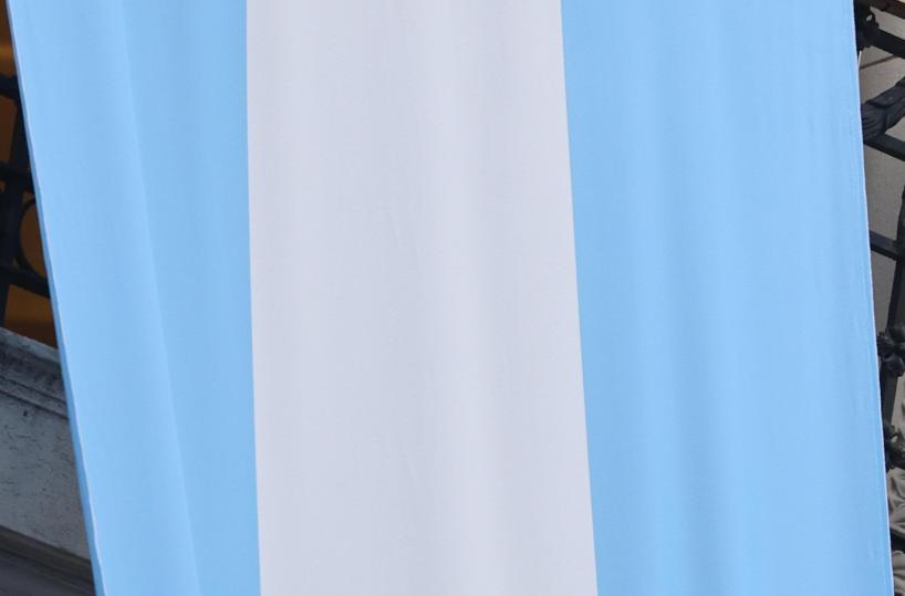 Forte esplosione in una zona industriale di Buenos Aires