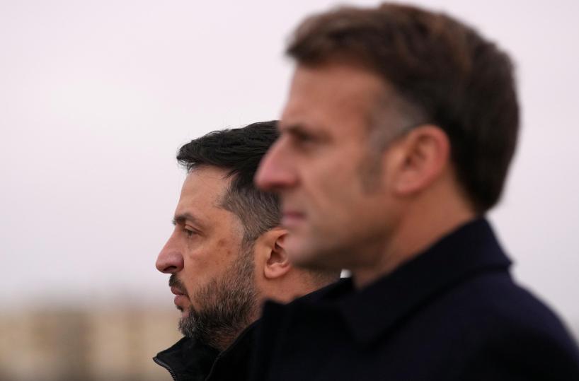 Macron e Zelensky, intesa per acquisto fino a 100 caccia