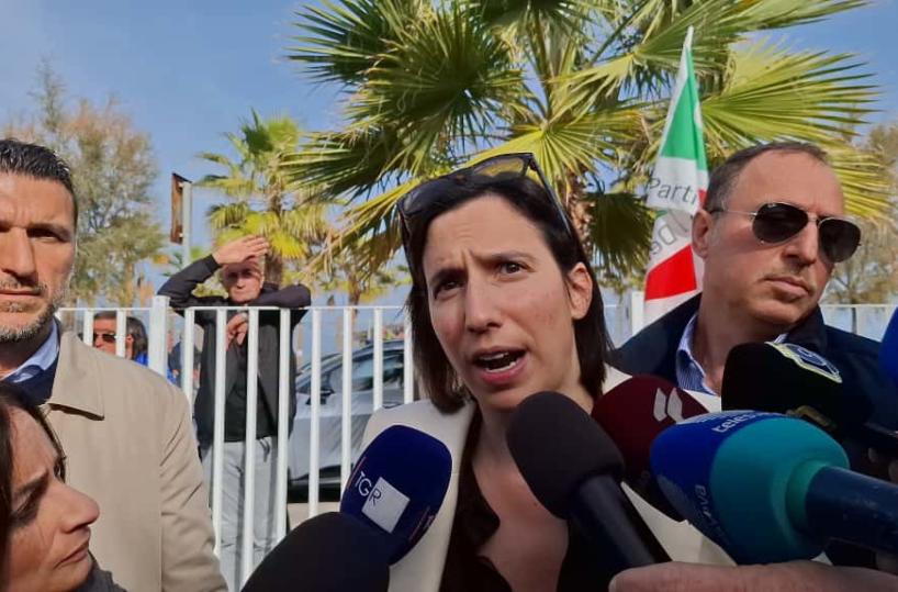 Schlein,Urso si faccia da parte.Dell'ex Ilva se ne occupi Meloni