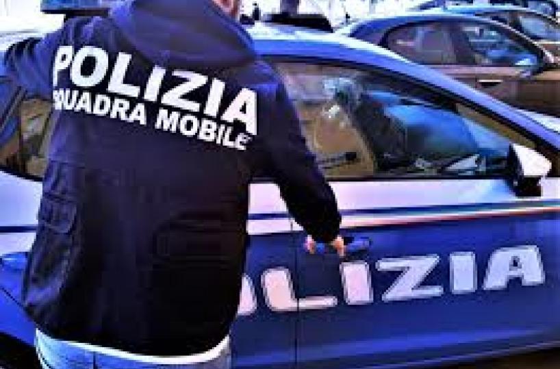 ++ Ferito da colpo di pistola alla testa, muore 19enne a Napoli ++