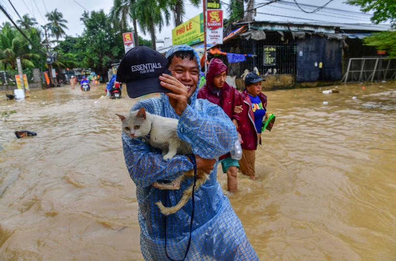 Vietnam, sale a 90 bilancio vittime delle inondazioni