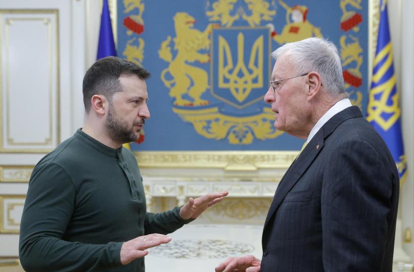 Media, 'Zelensky potrebbe andare in Usa a discutere piano'