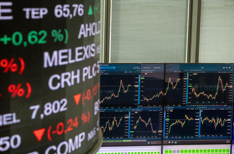 Borsa: Europa bene nel finale, stacco cedole a Milano (-0,7%)