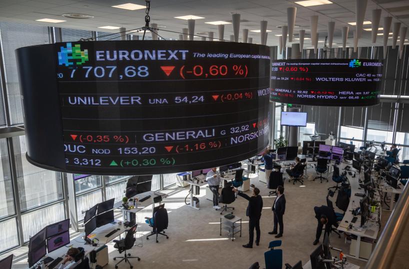 Borsa: Europa contrastata, Wall Street positiva, Milano -0,7%
