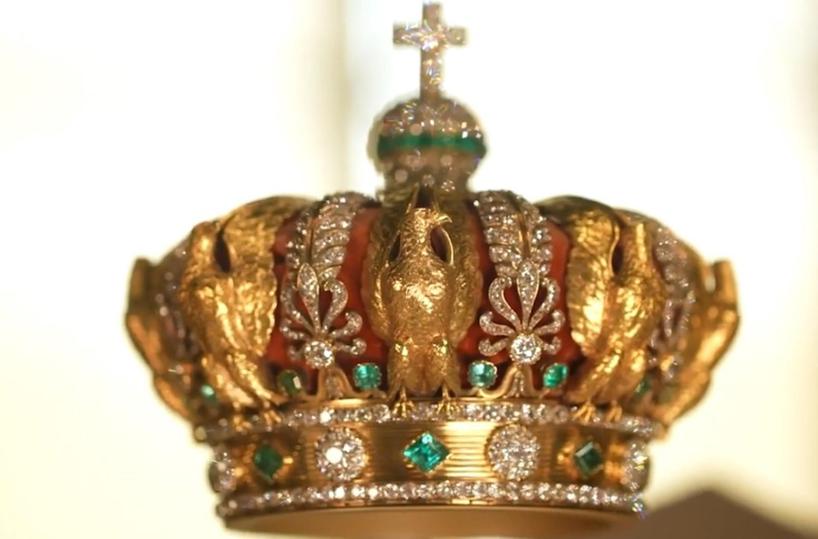 Louvre, arrestato il quarto ladro ma gioielli ancora introvabili