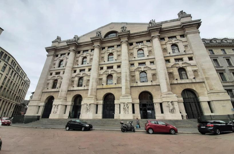 Borsa: Milano chiude in rialzo dell'1,01%