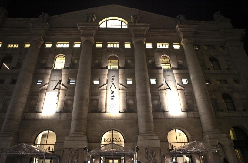 Borsa: Milano risale (+0,25%), corre Lottomatica, pesante Mps