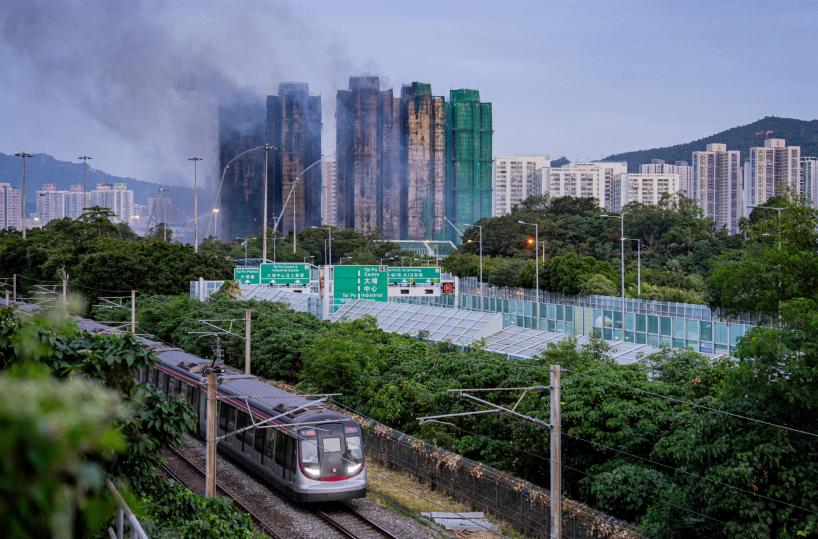 Sale a 55 il bilancio dei morti dell'incendio di Hong Kong