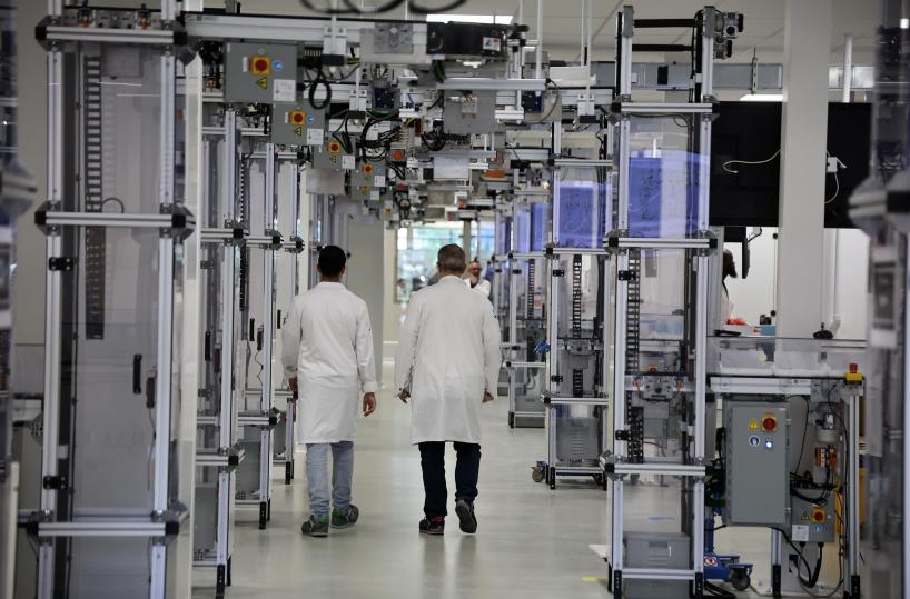 Uno degli eredi di Del Vecchio lascia EssilorLuxottica