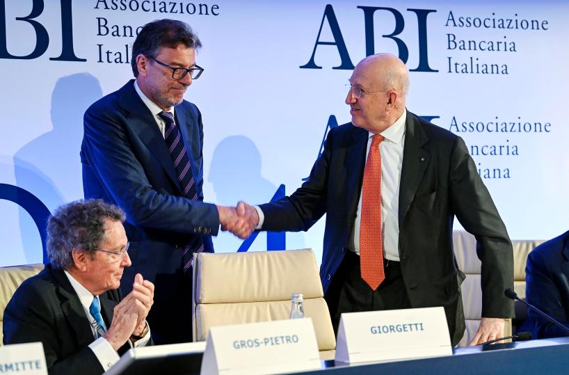 Manovra, vicino accordo con banche, evitato nuovo aumento Irap