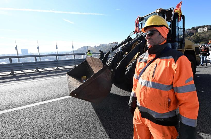 Sindacati, 'stop al piano corto per ex Ilva, incontro subito'