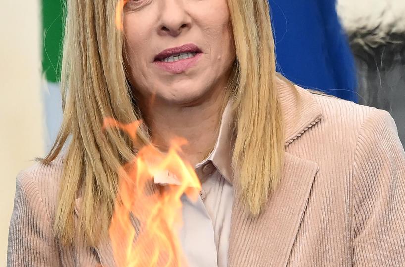 Meloni e 5 leader all'Ue, 'aprire a auto ibride e biofuel'